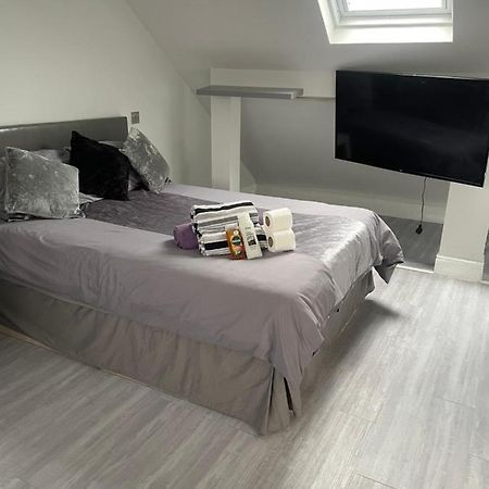 Newly Renovated Studio In Acton ロンドン エクステリア 写真